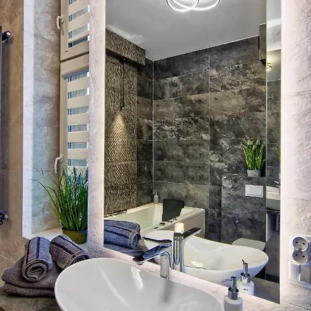 Apartament Bialy Z Jacuzzi Krakow Exterior photo