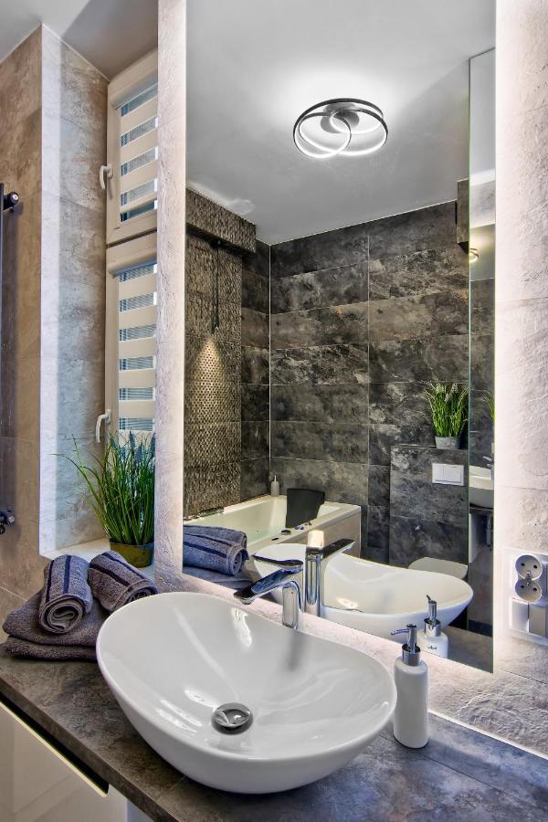 Bialy Z Jacuzzi Krakau